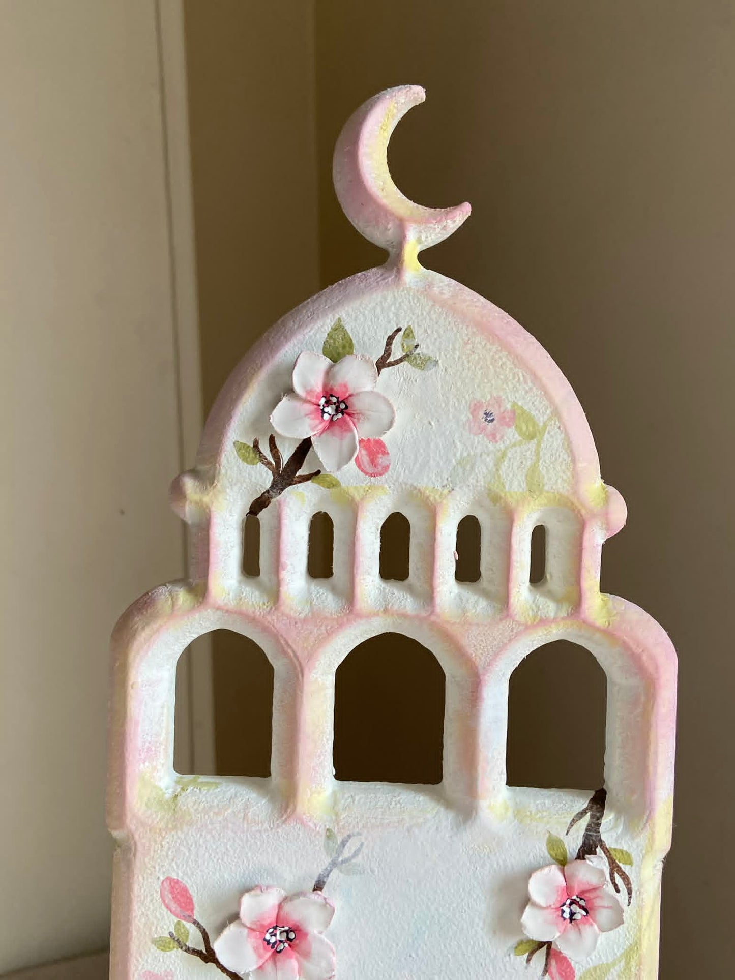 مبخرة مئذنة بزهور الخوخ