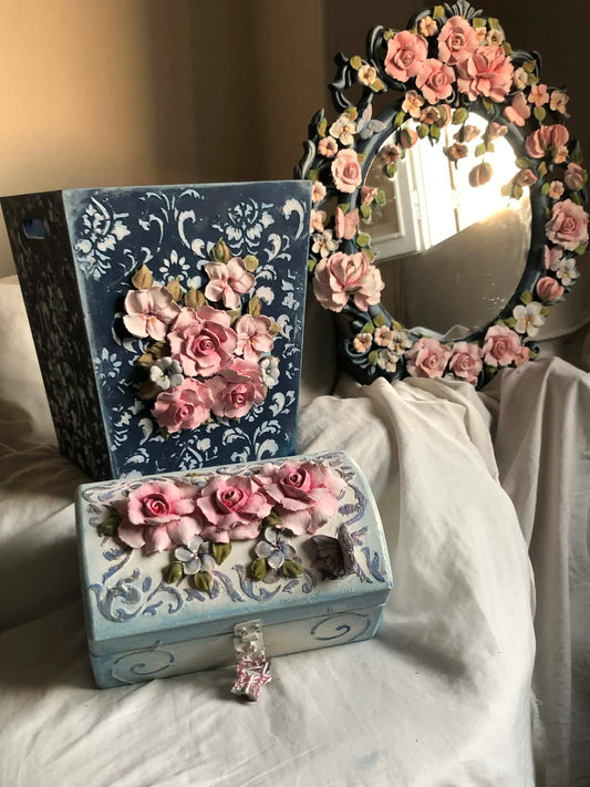 3 pieces set  ( mirror , basket , accessories box )