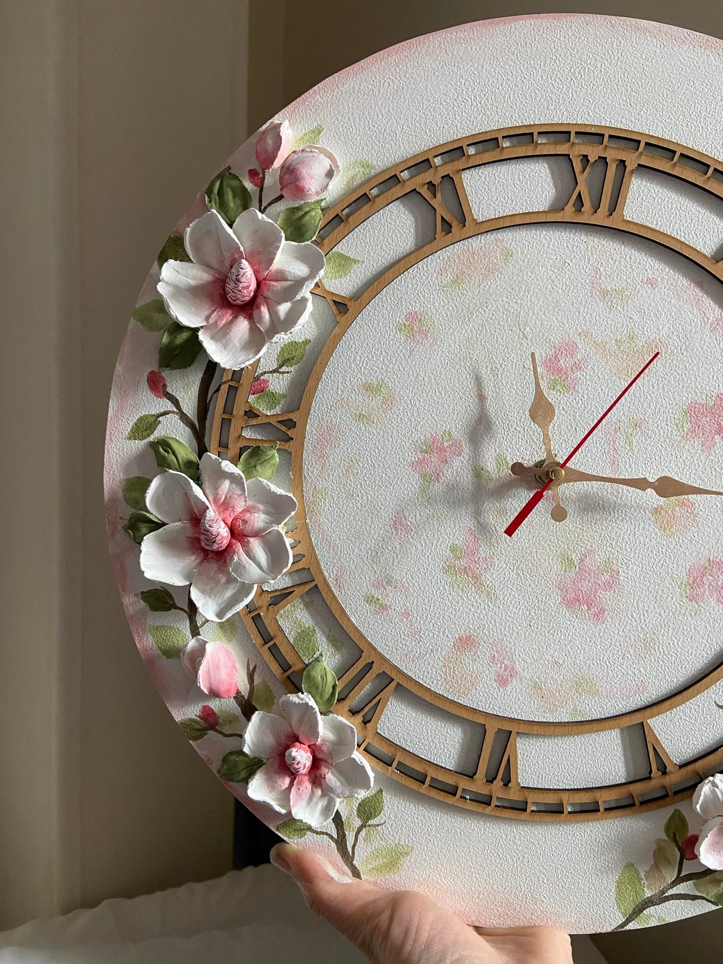 Magnolia clock
