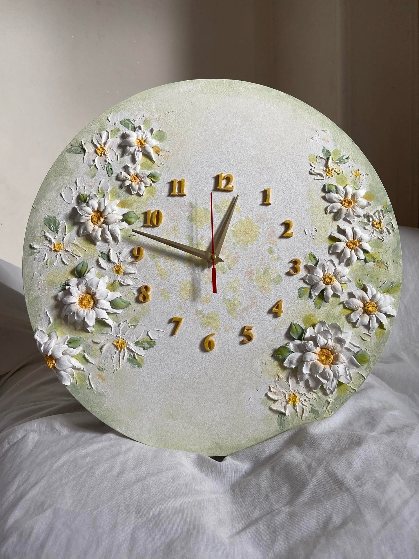 White flowers clock