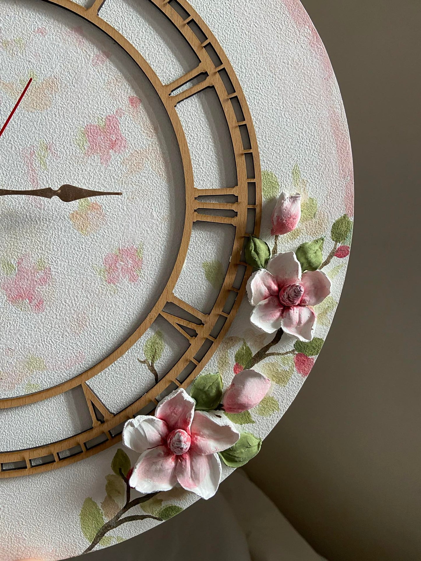 Magnolia clock