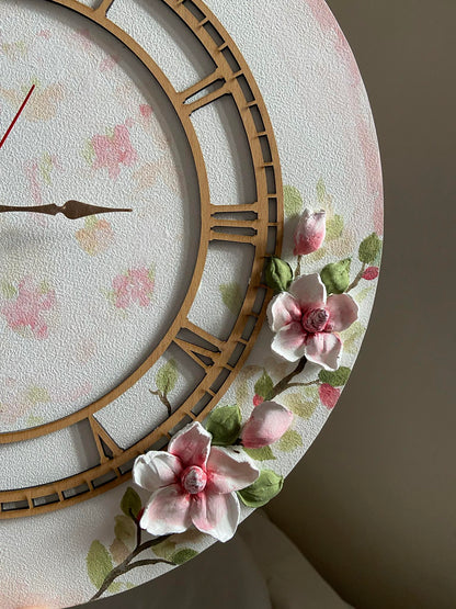 Magnolia clock